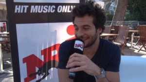 media.nrj.fr_1900x1200_2016_10_amirreac2_1334996