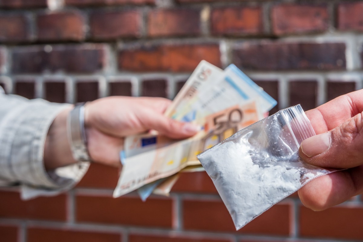trafic-produits-stupefiants-genere-chiffre-daffaires-23-milliards-deuros-2010-France-selon-etude-lInstitut-national-hautes-etudes-securite-justice-INHESJ_0_1400_933