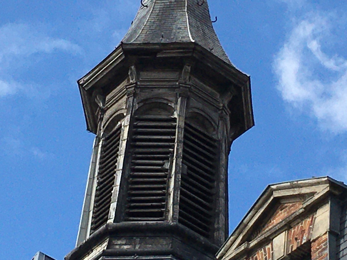 clocher cassé